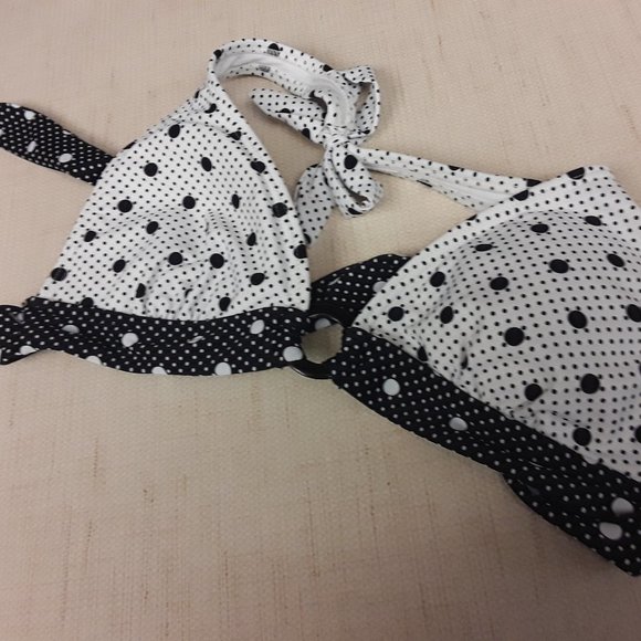 Honey Punch Other - Polka dot bikini top L